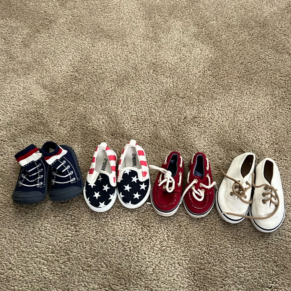 4 pairs Red White Blue kids shoes! Sized 4-6
